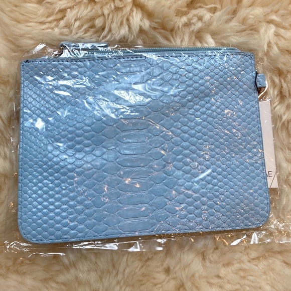 Jules Kae Blue Snake Wristlet - Picture 3 of 5